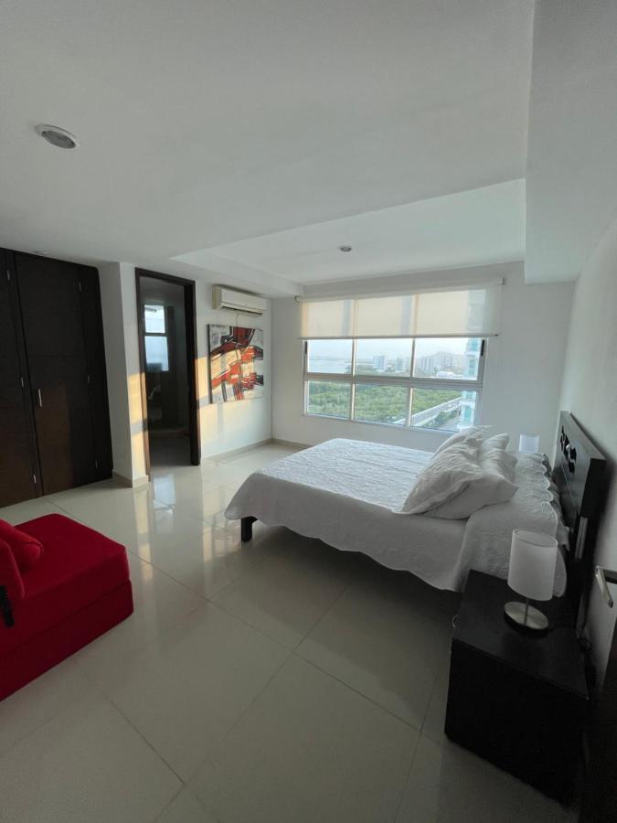 Cartagena Beach Front Apartments Bagian luar foto