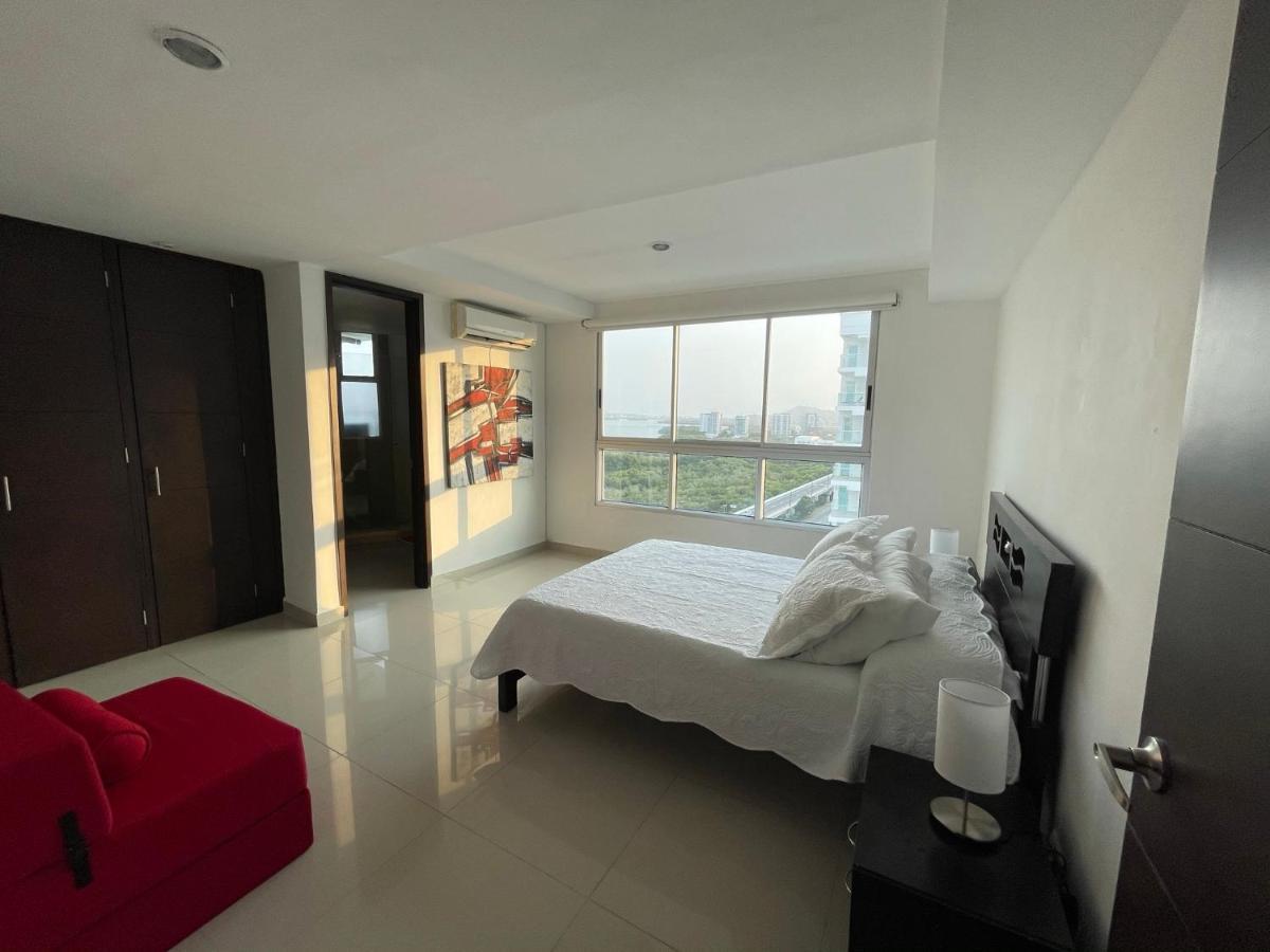 Cartagena Beach Front Apartments Bagian luar foto