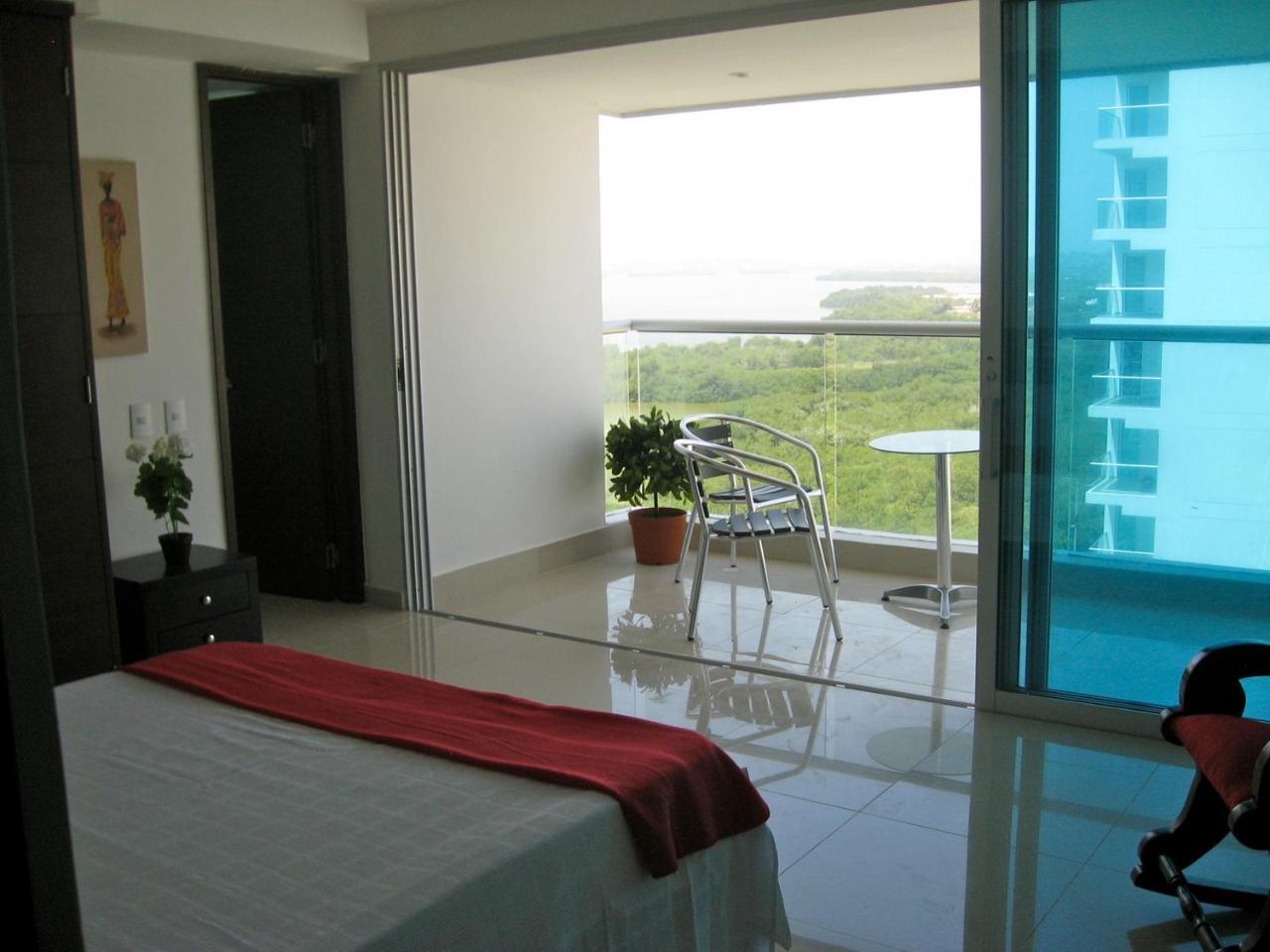 Cartagena Beach Front Apartments Bagian luar foto
